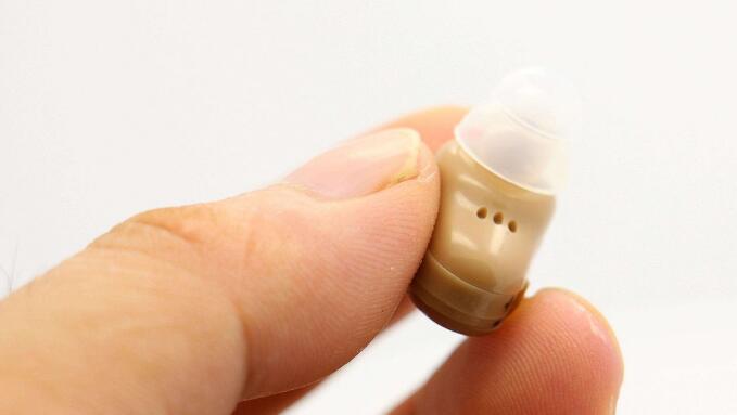 戴助听器有哪些好处和坏处